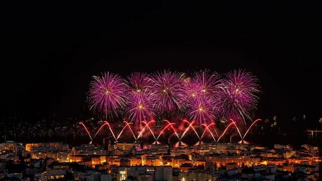Cannes Art Pyrotechniquethierry Mouchet